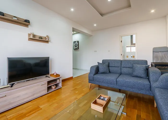 公寓 Fam Glam Comfort 拉纳卡